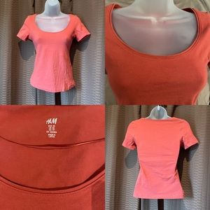 Basic Fitted Scoop-Neck Short Sleeve Top